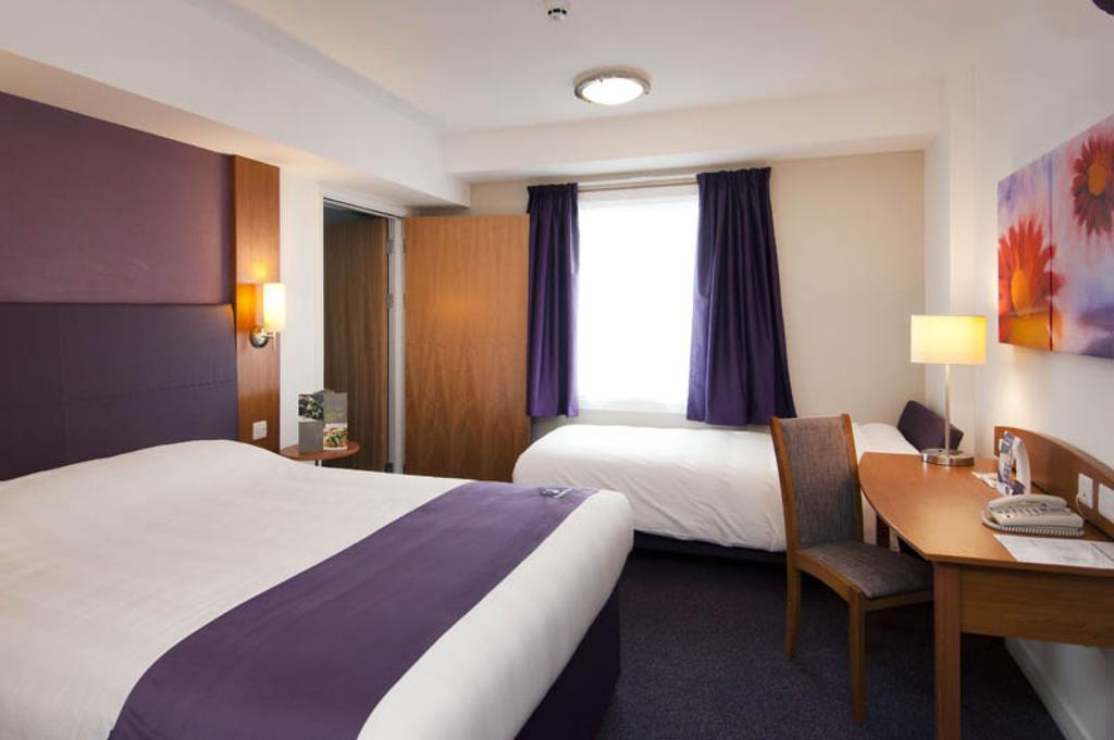 Premier Inn Birmingham City - Aston Bilik gambar